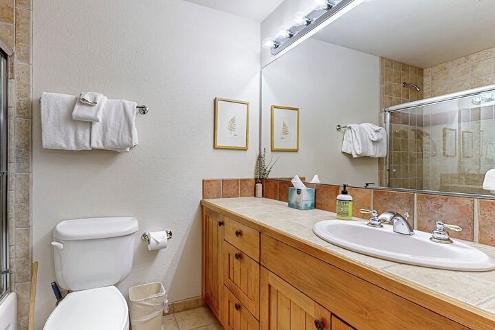 #214 - Ensuite Bathroom