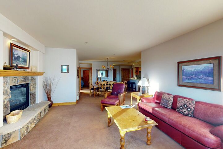 #414 - Living Area