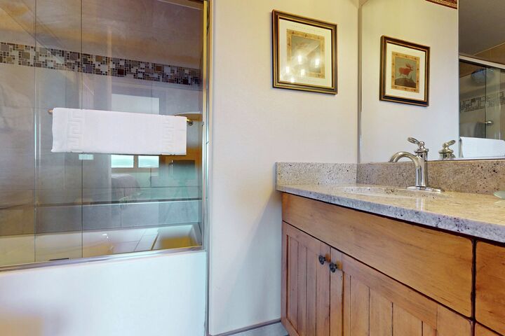 #414 - Master Ensuite Bathroom