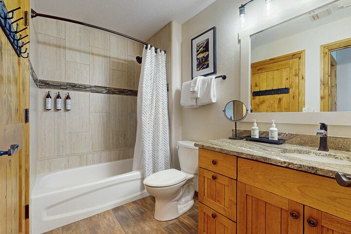 #616 - Ensuite Bathroom