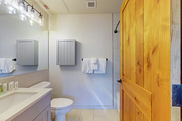 #618 - Master Ensuite Bathroom