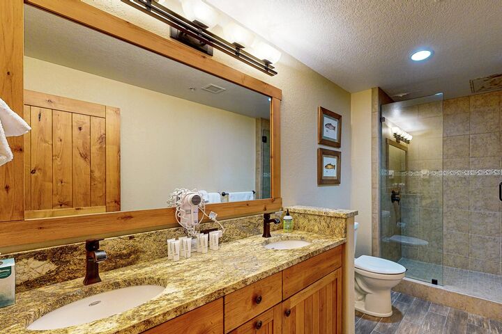 #616 - Ensuite Bathroom