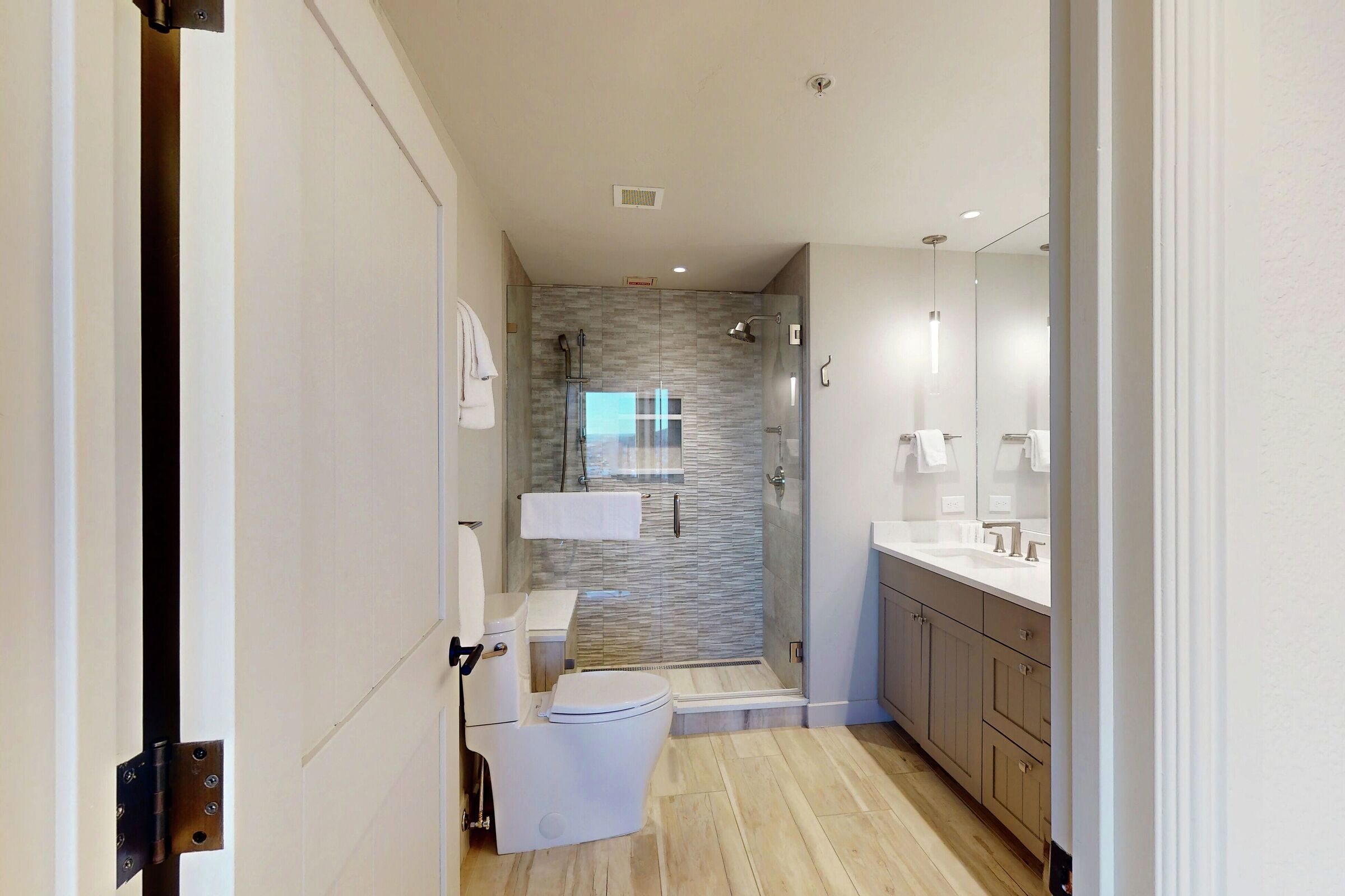 Master Ensuite Bathroom