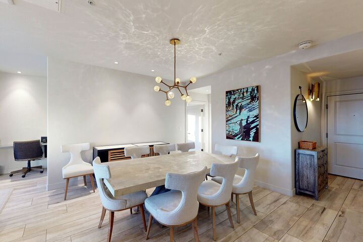 #714 - Dining Area