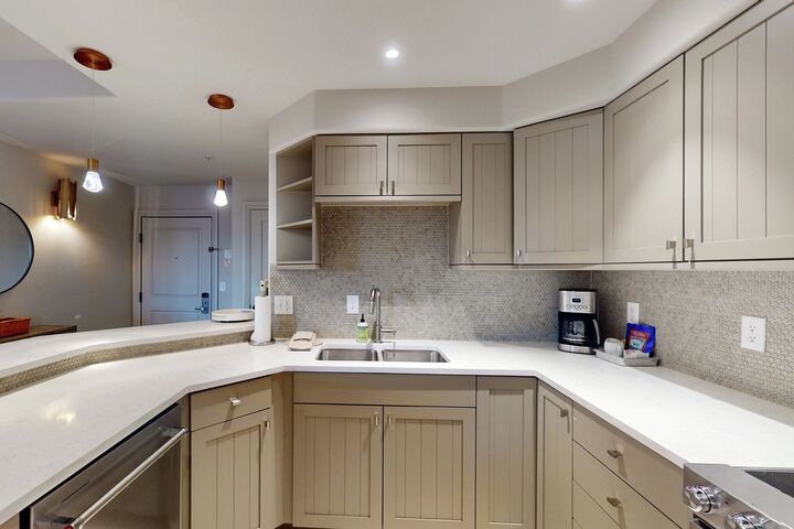 #714 - Kitchen
