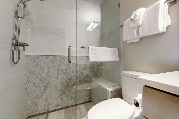 #714 - Bathroom