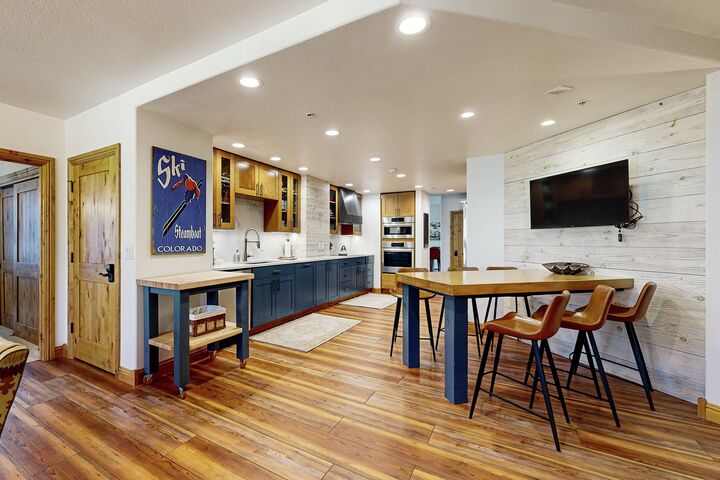 #614 - Dining Area & Kitchen