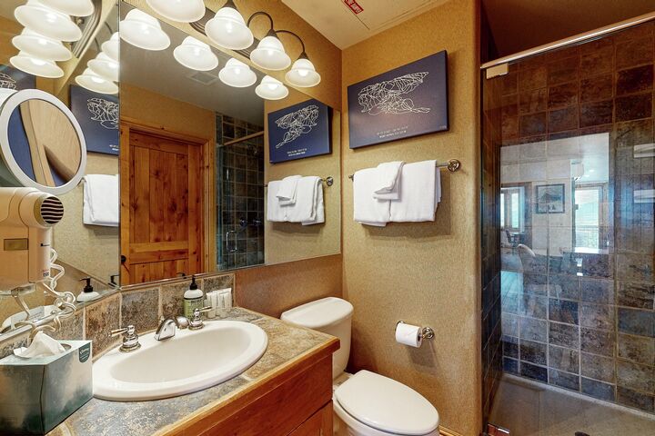 #614 - Ensuite Bathroom