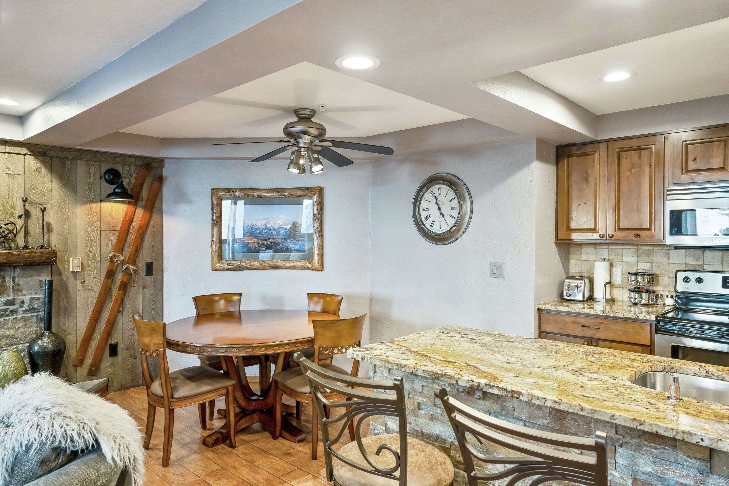 Dining Room & Kitchen