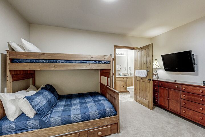 #211 - Bedroom