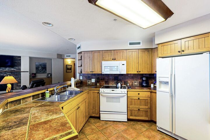 #418 - Kitchen