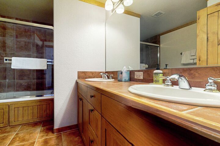 #418 - Master Ensuite Bathroom