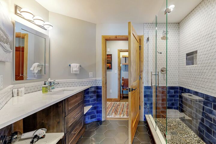 #711 - Ensuite Bathroom