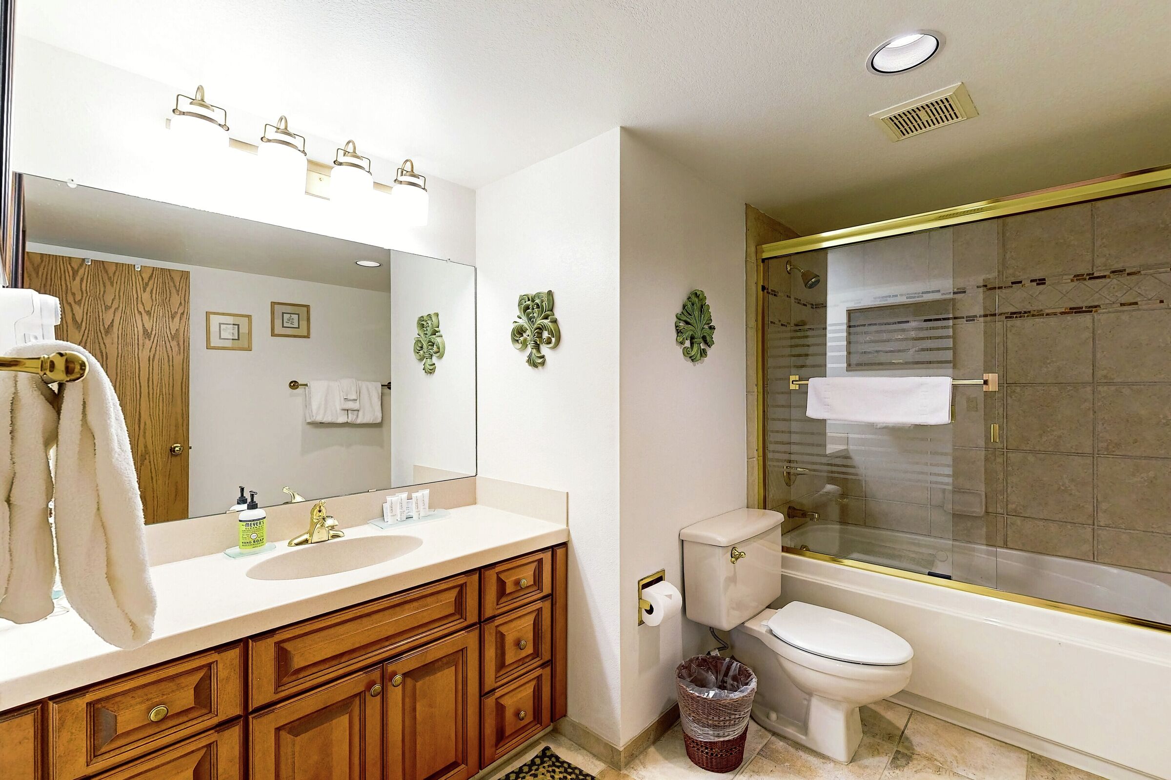 Master Ensuite Bathroom