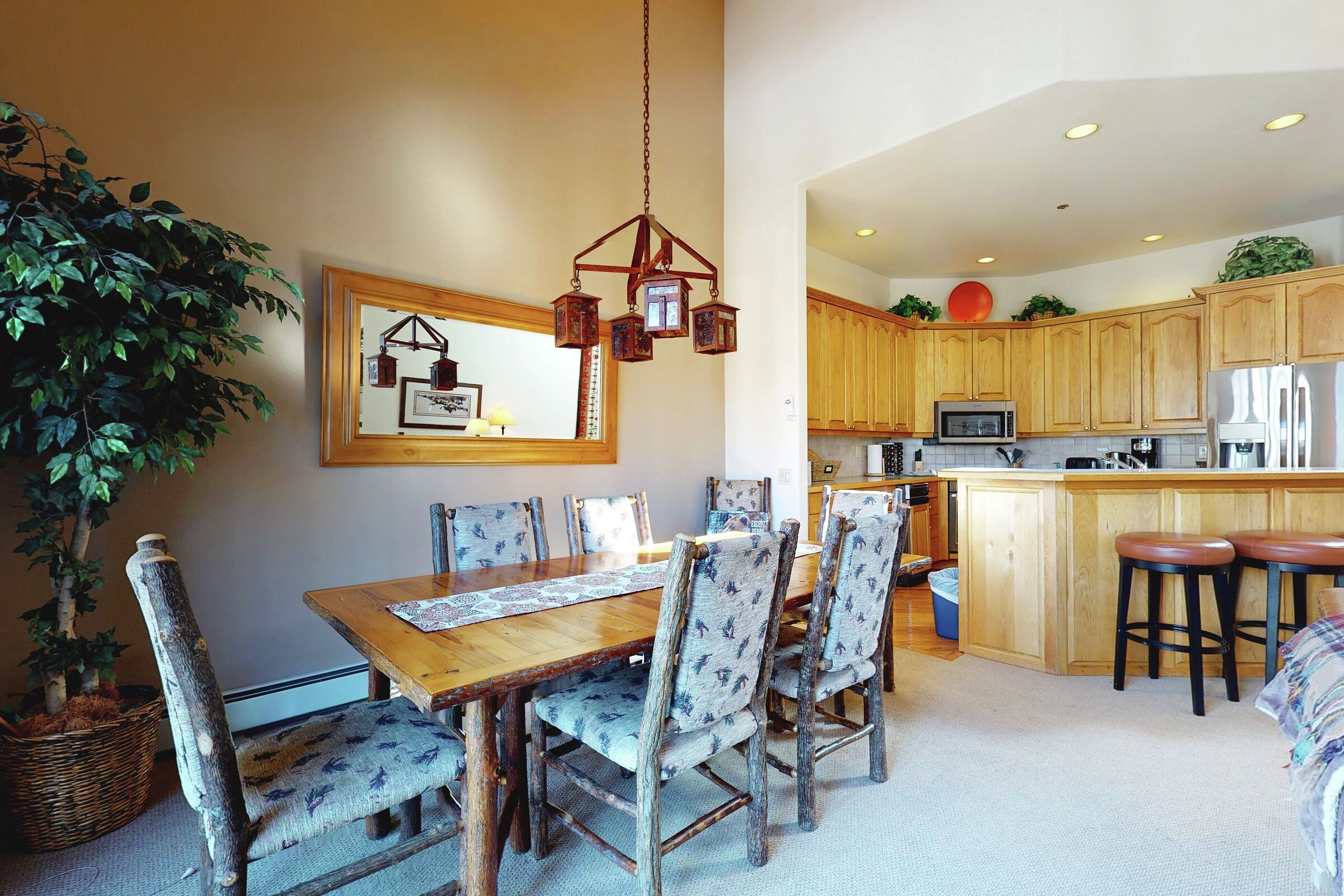 #04 - Dining Area