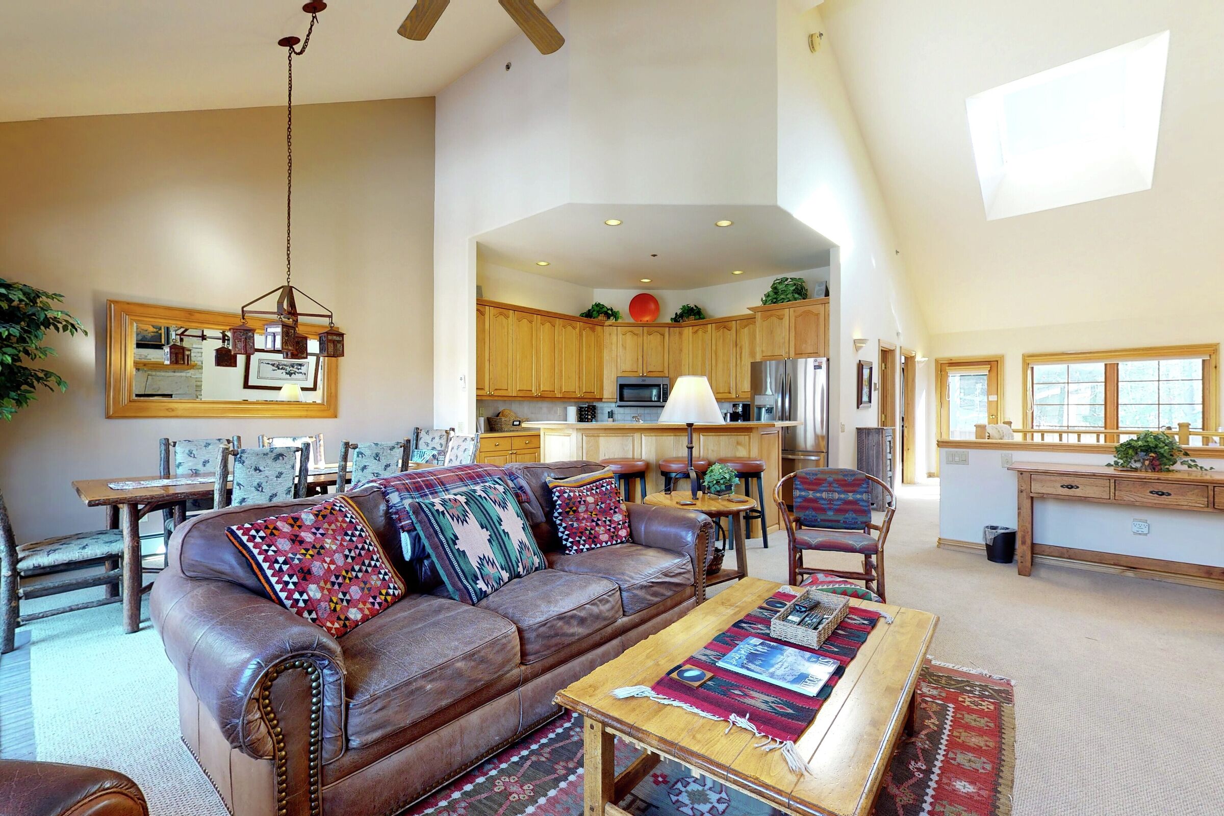 #04 - Living Area