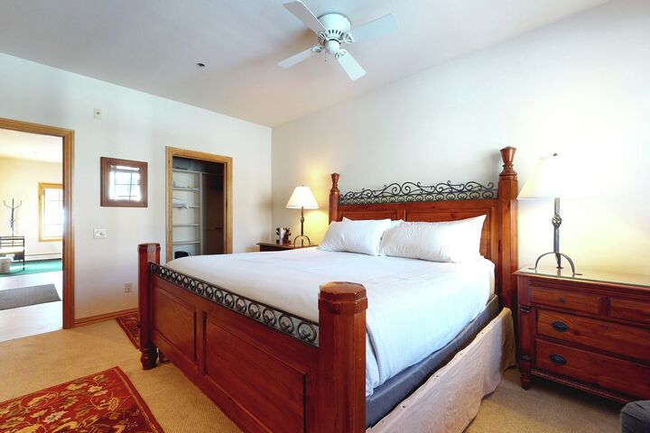 #04 - Master Bedroom