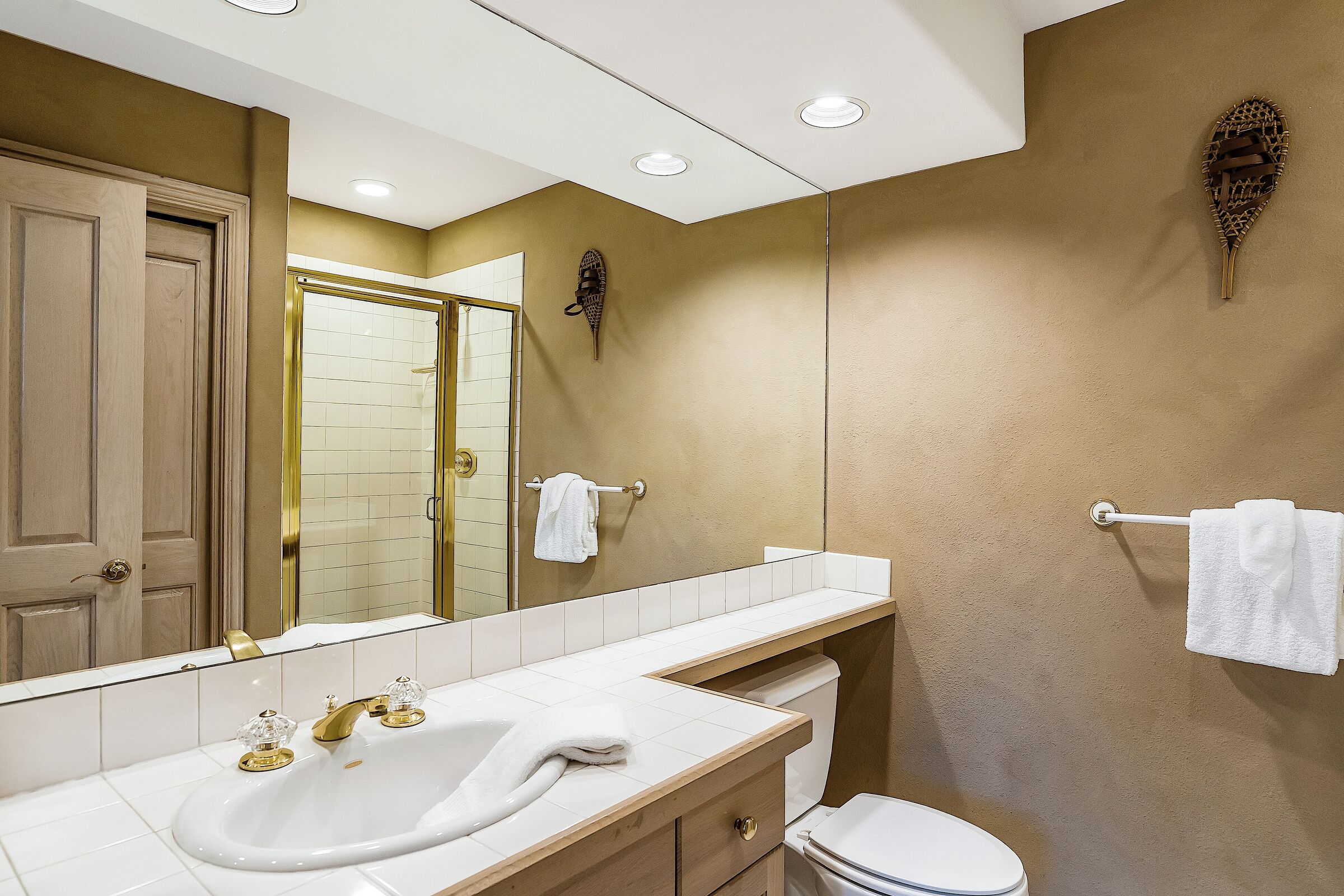 #07 - Ensuite Bathroom