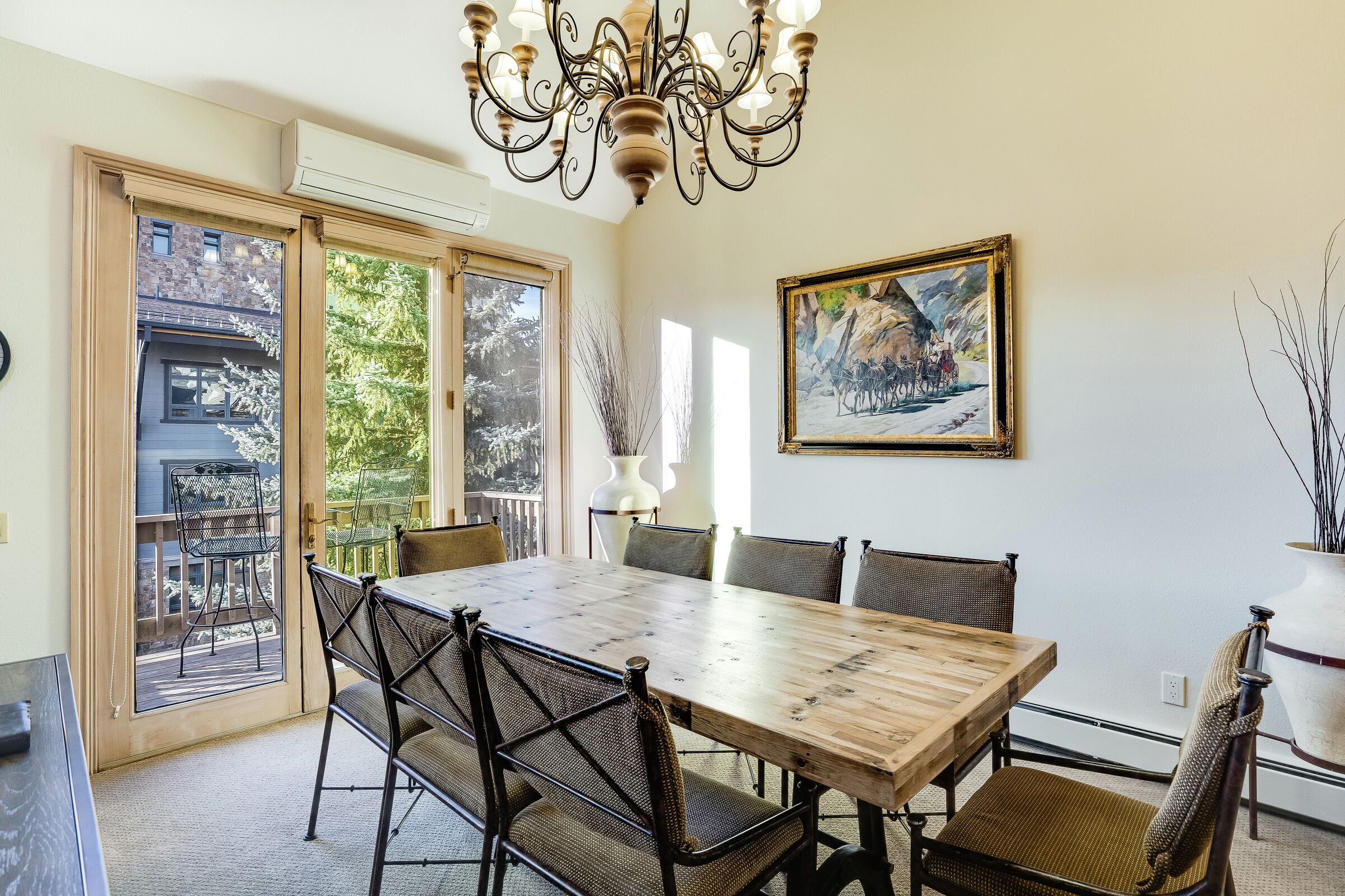 #07 - Dining Room