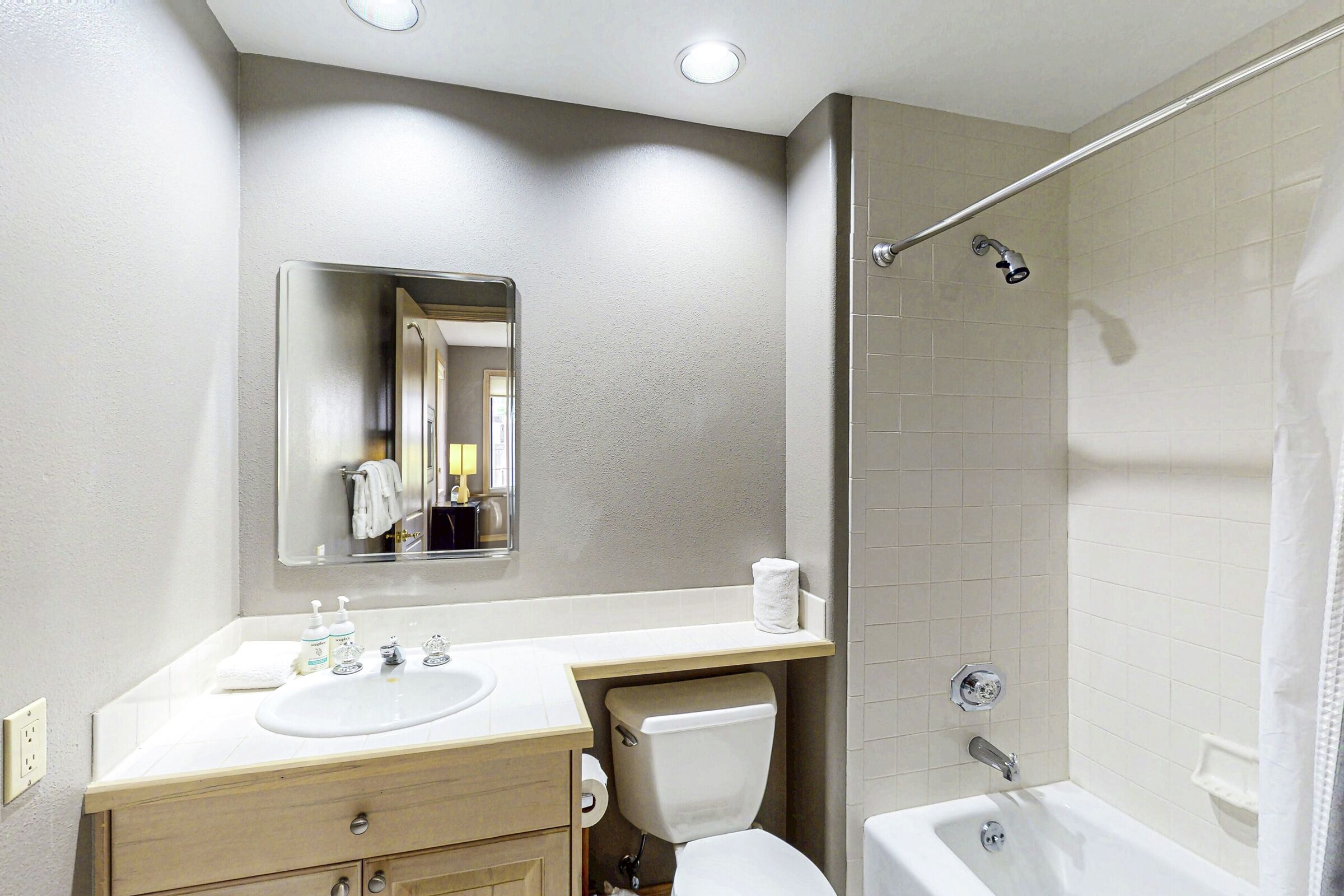 #16 - Ensuite Bathroom