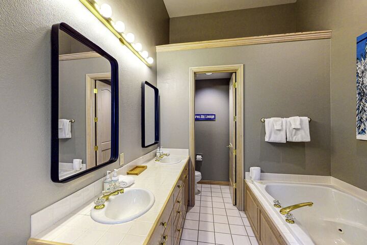 #16 - Master Ensuite Bathroom