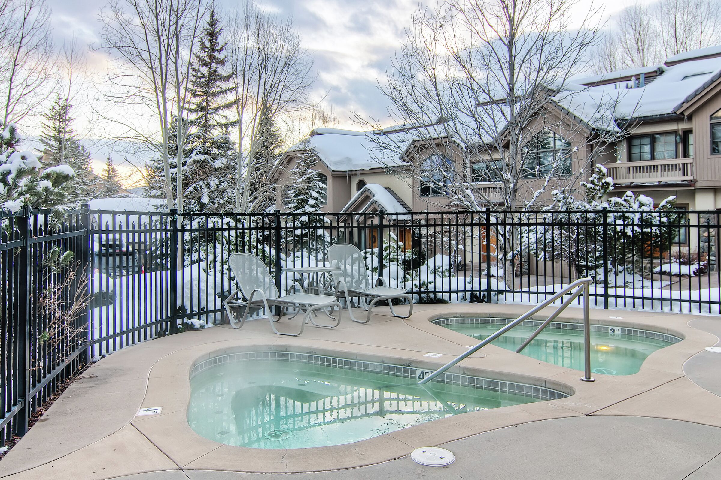 Outdoor Hot Tubs