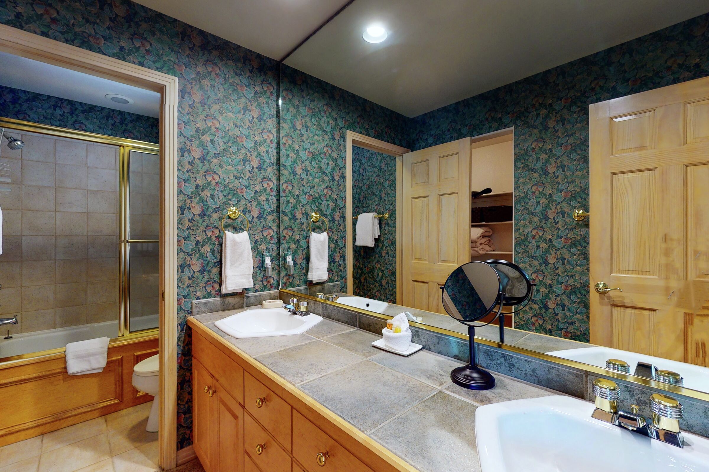 Master Ensuite Bathroom