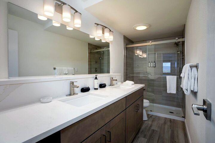 #504 - Master Ensuite Bathroom