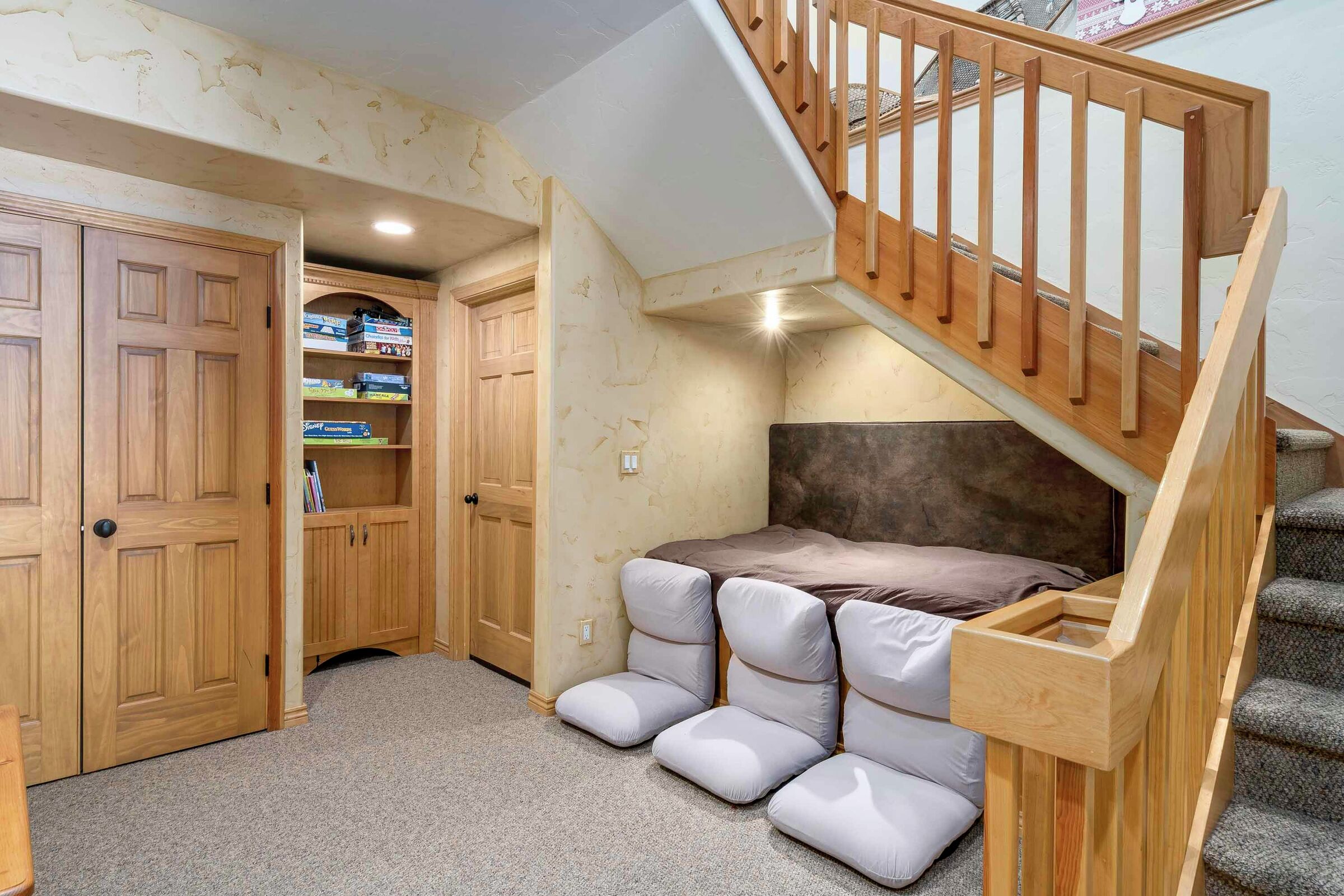 #4 - Sitting Area