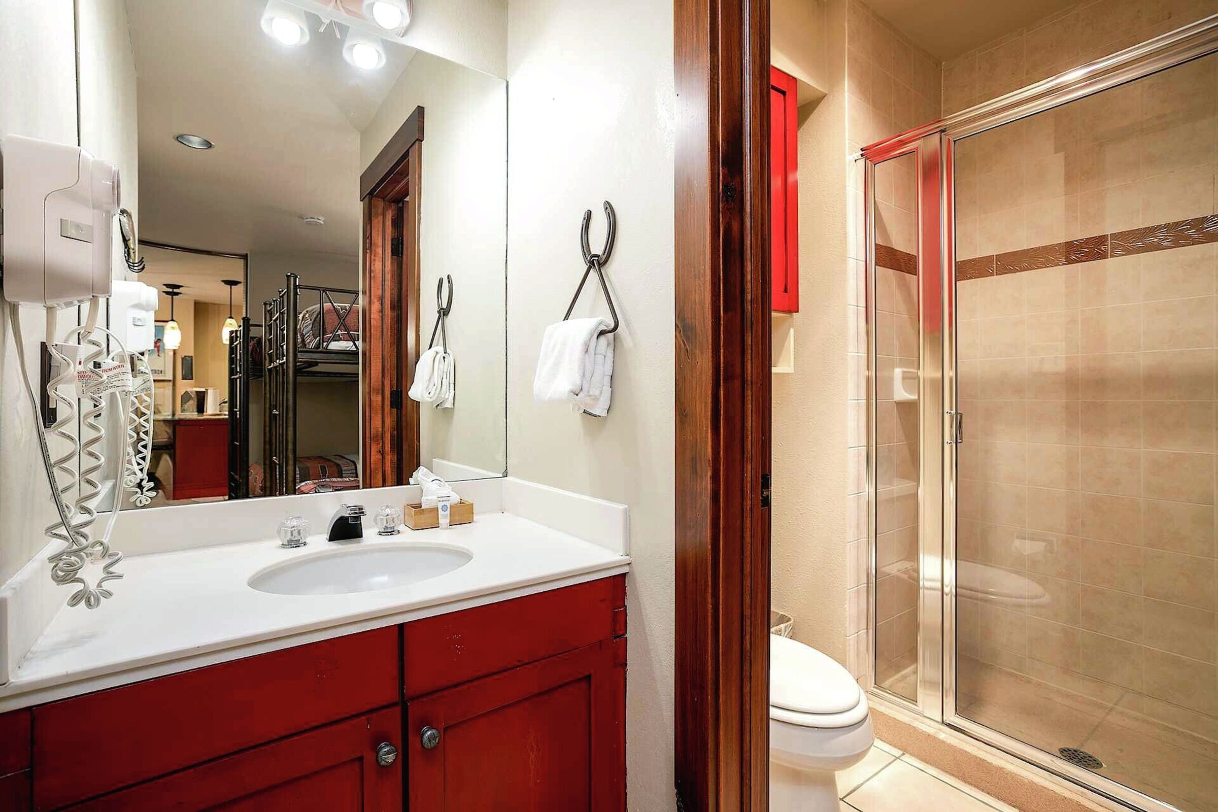 Den Ensuite Bathroom