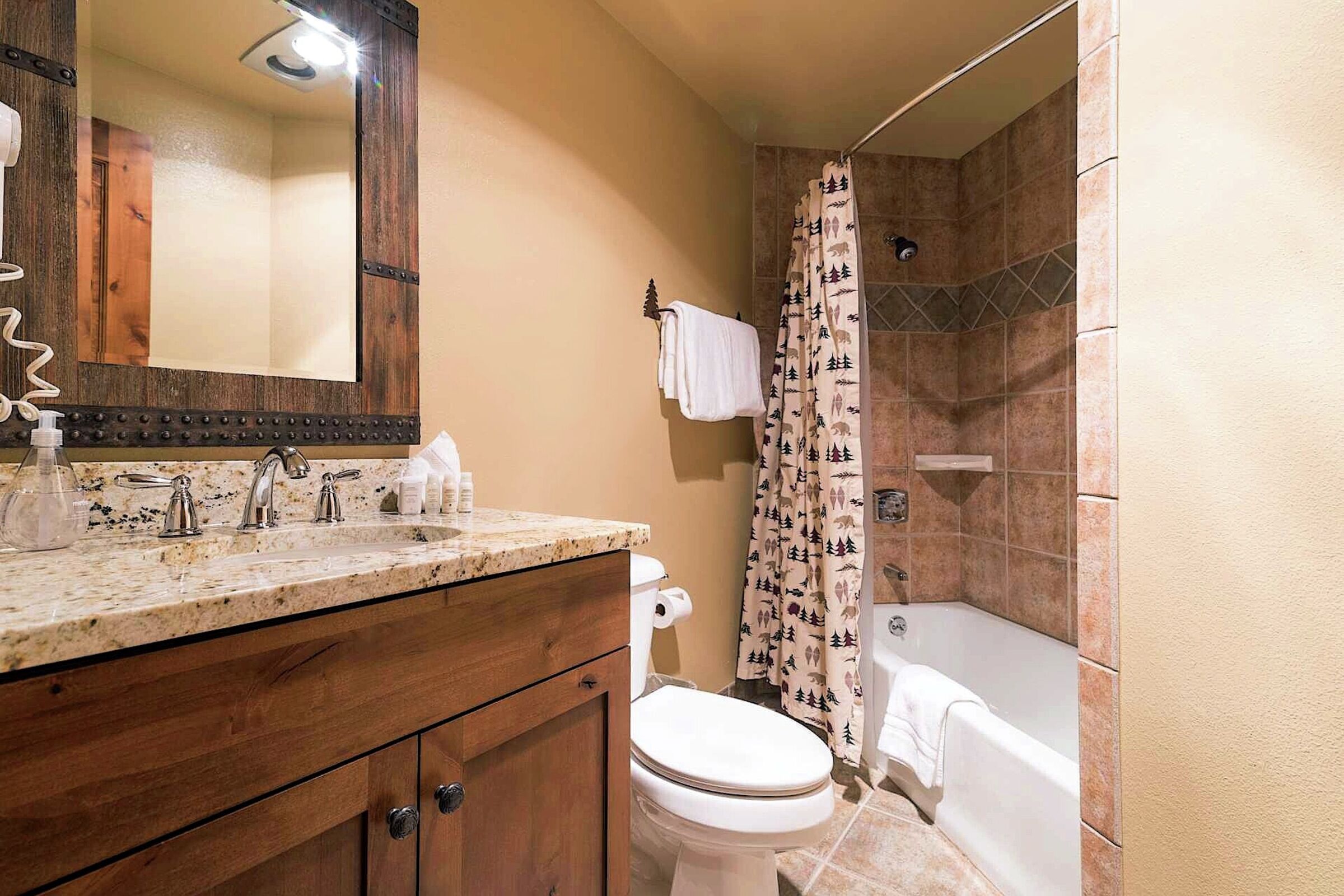 Den Ensuite Bathroom