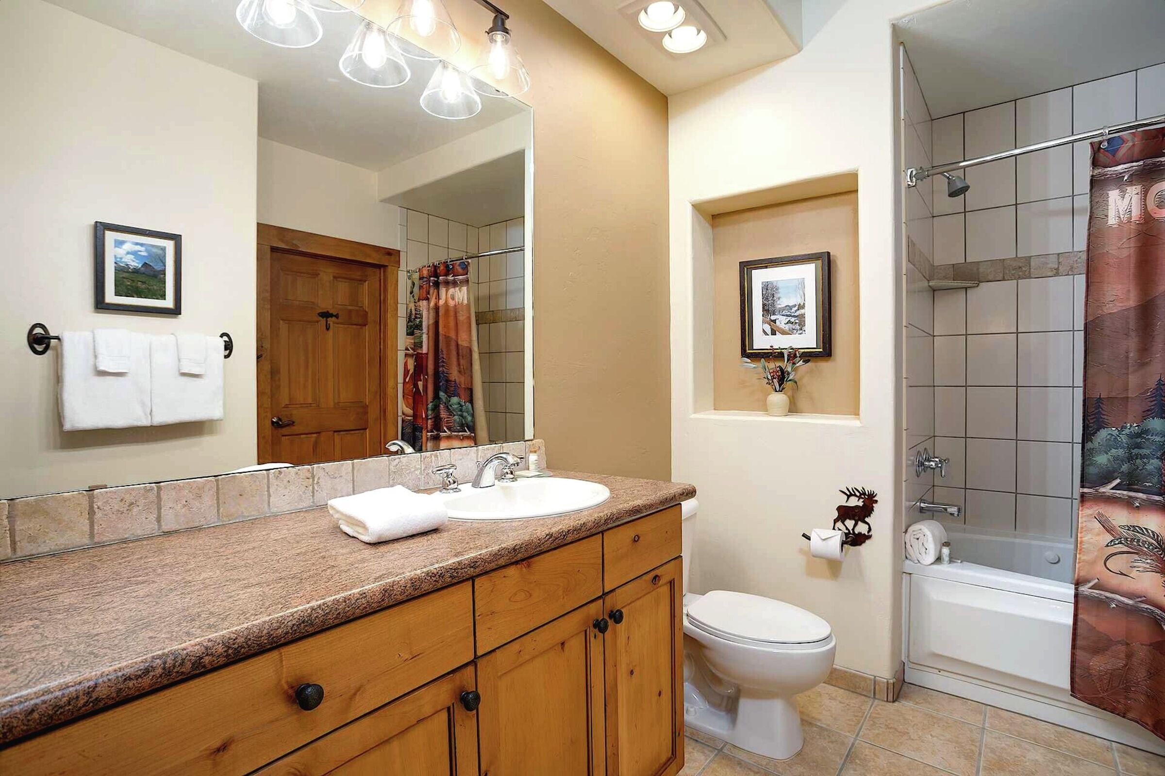 #2109 - Ensuite Bathroom