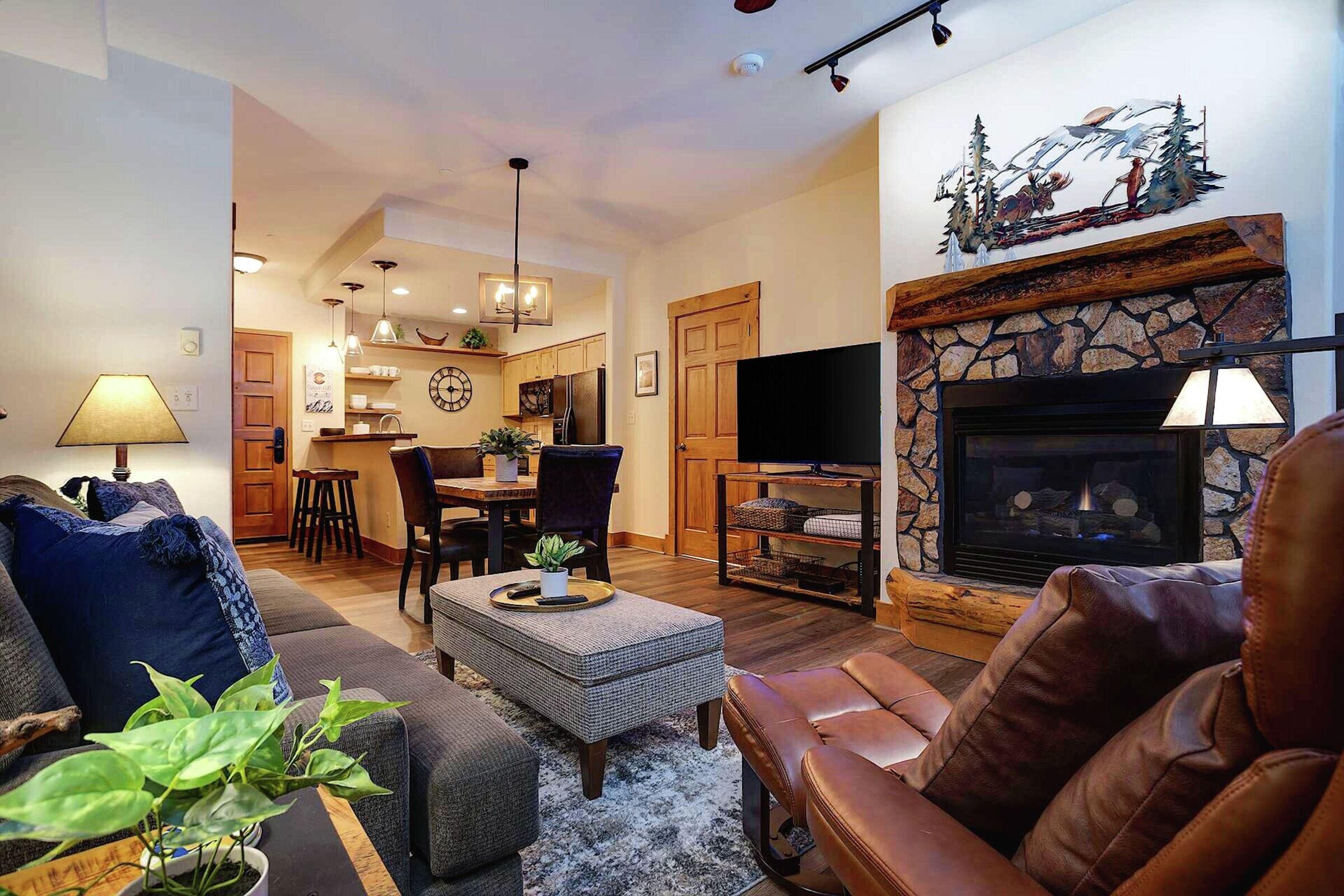 #2109 - Living Area