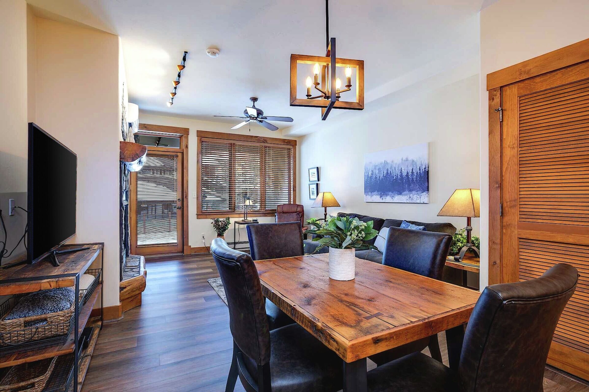 #2109 - Dining Area