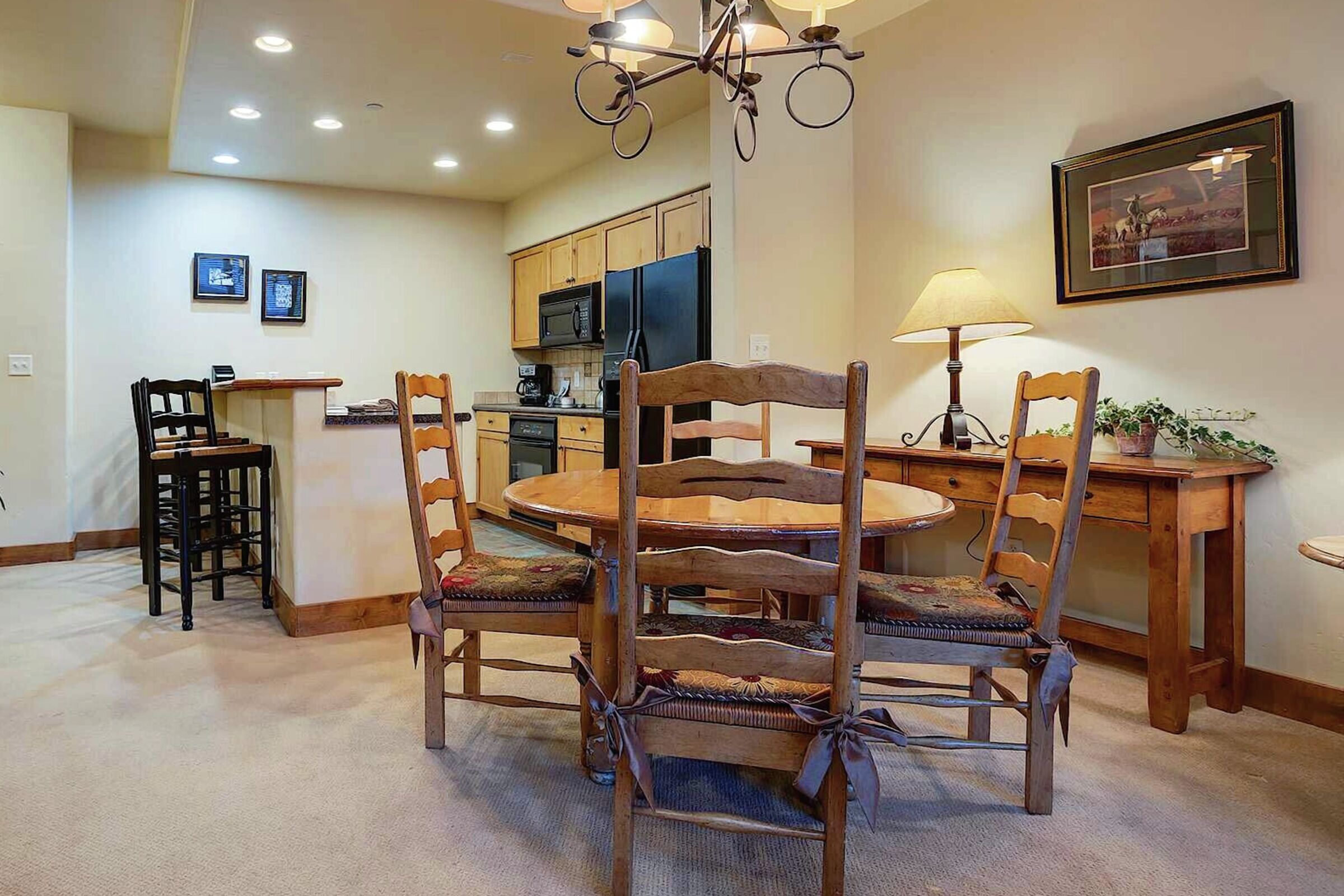 #2111 - Dining Area