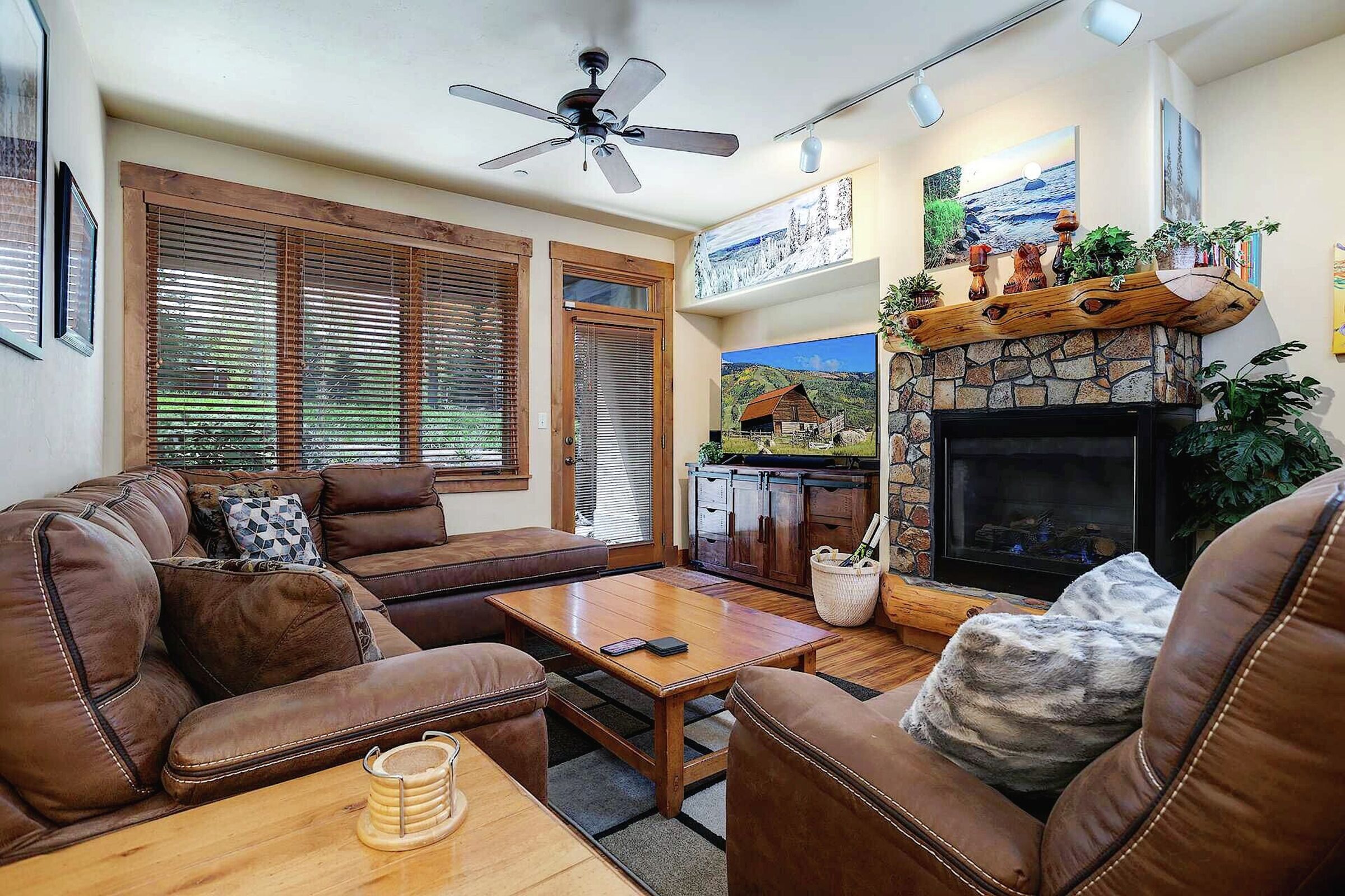 #2104 - Living Area