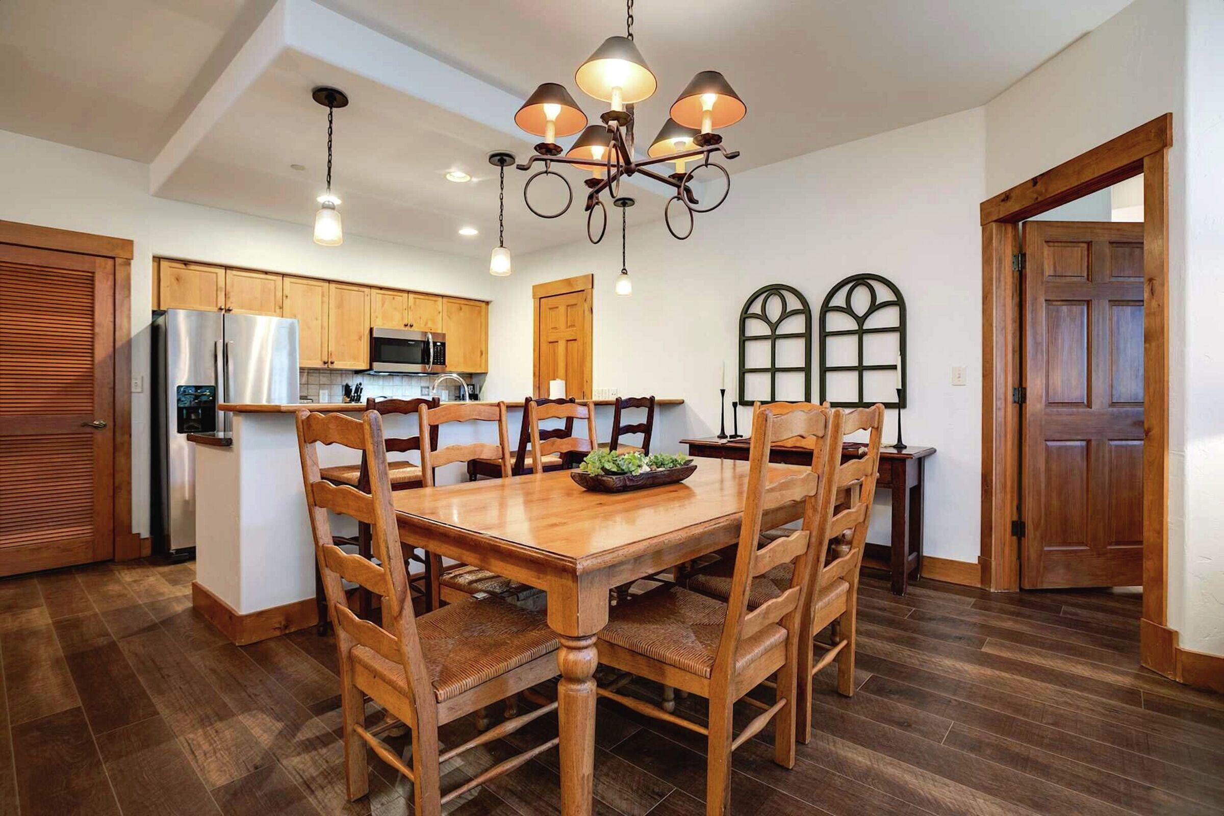 #2101 - Dining Area