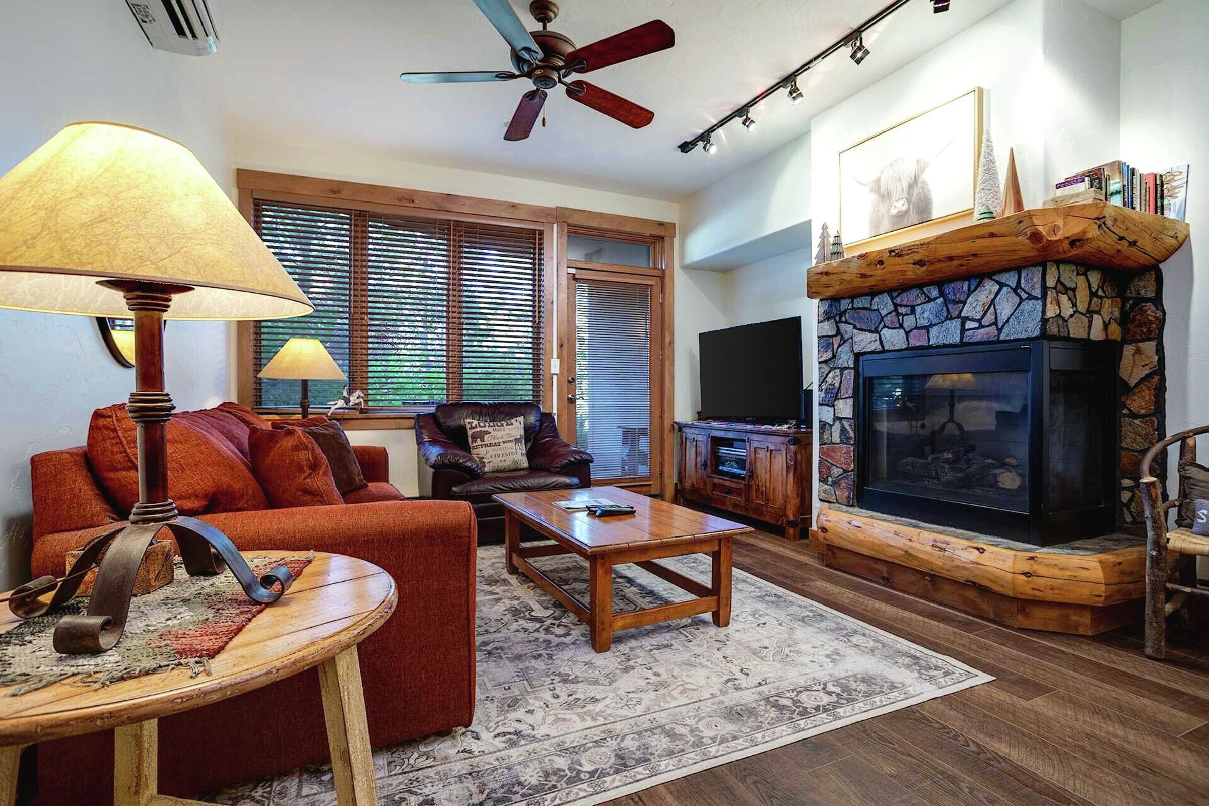 #2101 - Living Area