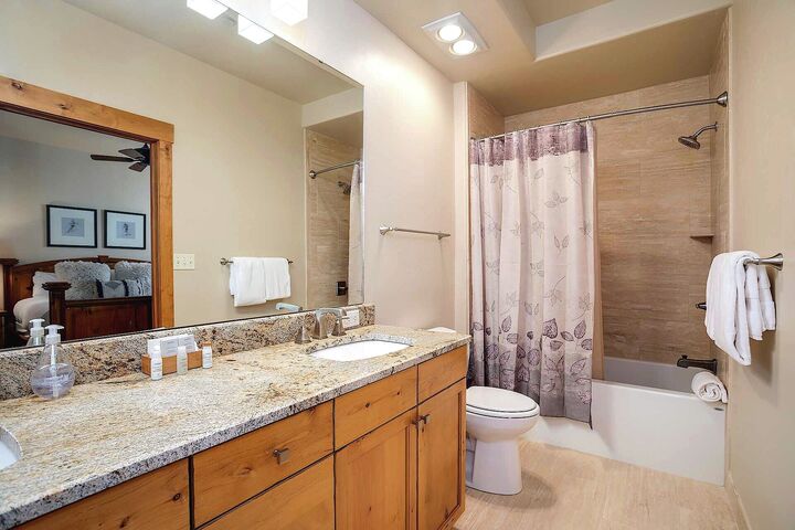 #2103 - Master Ensuite Bathroom