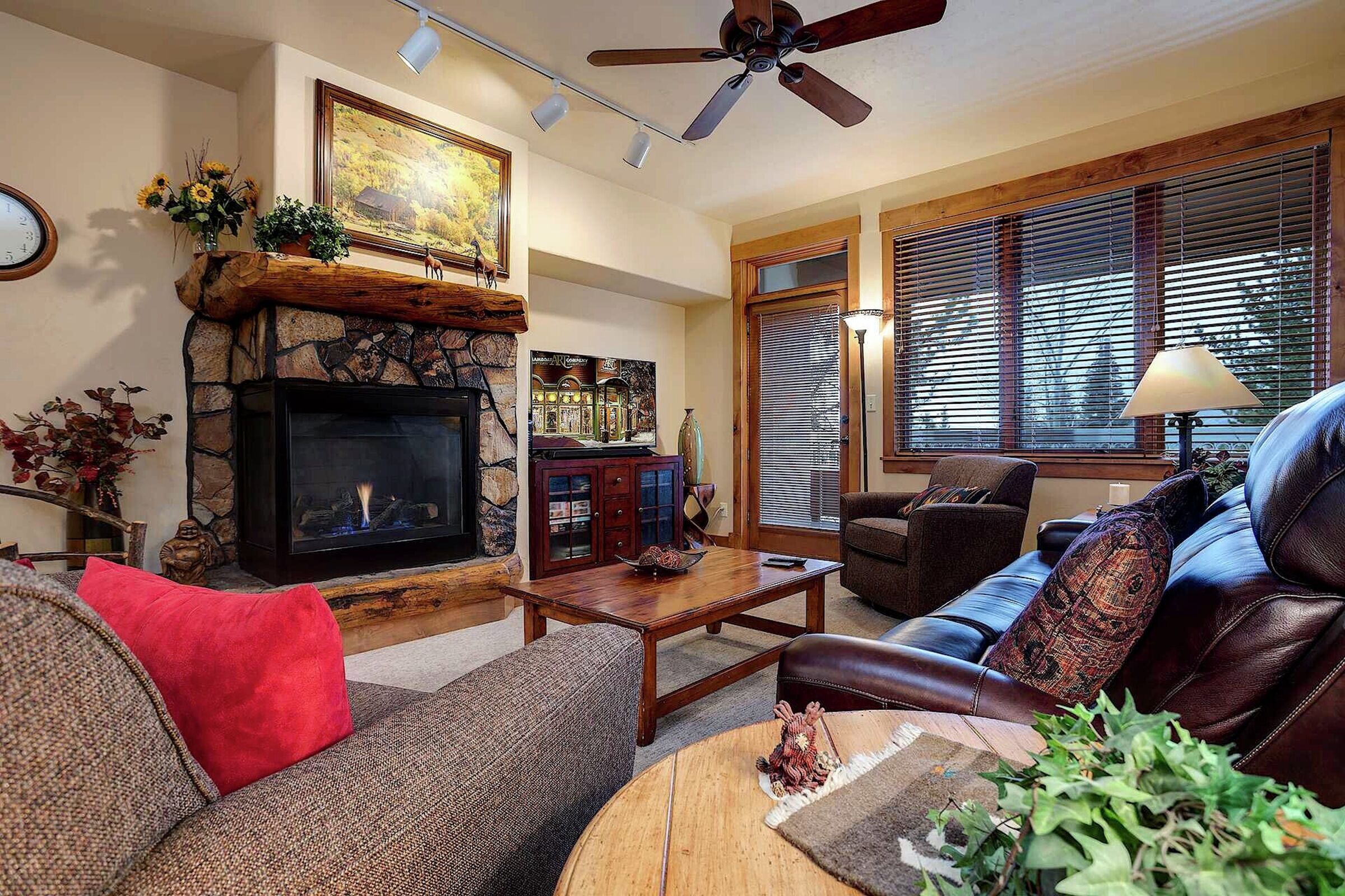 #2203 - Living Area