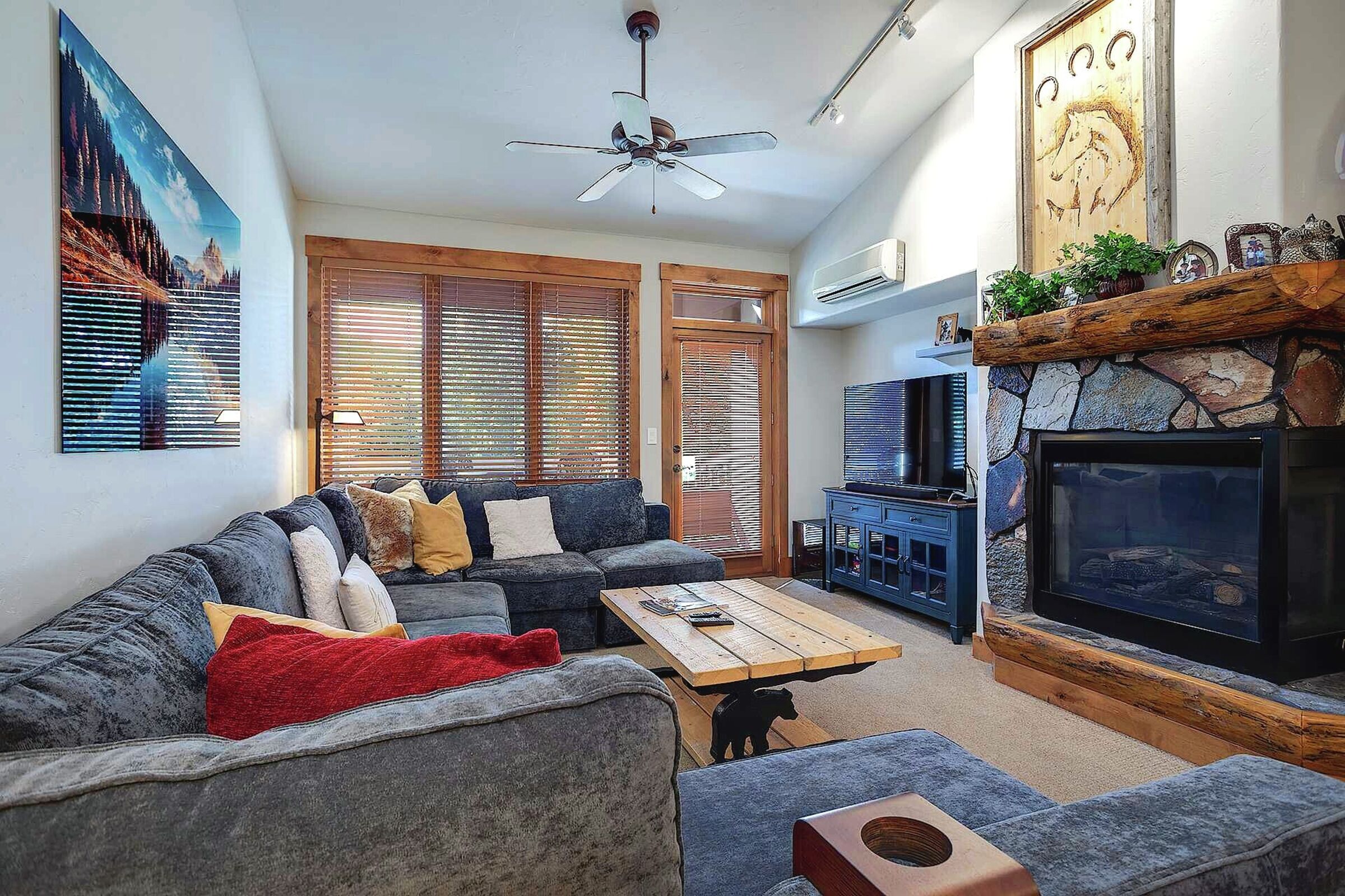 #2304 - Living Area