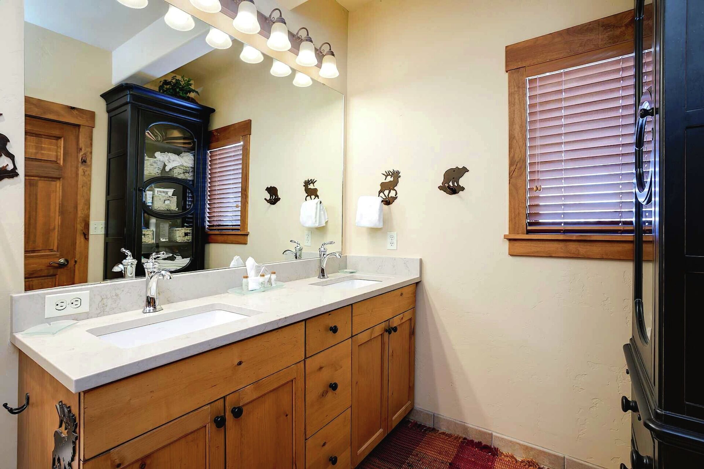 #2207 - Master Ensuite Bathroom