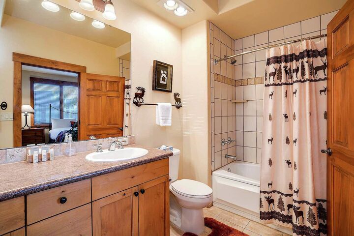 #2208 - Master Ensuite Bathroom