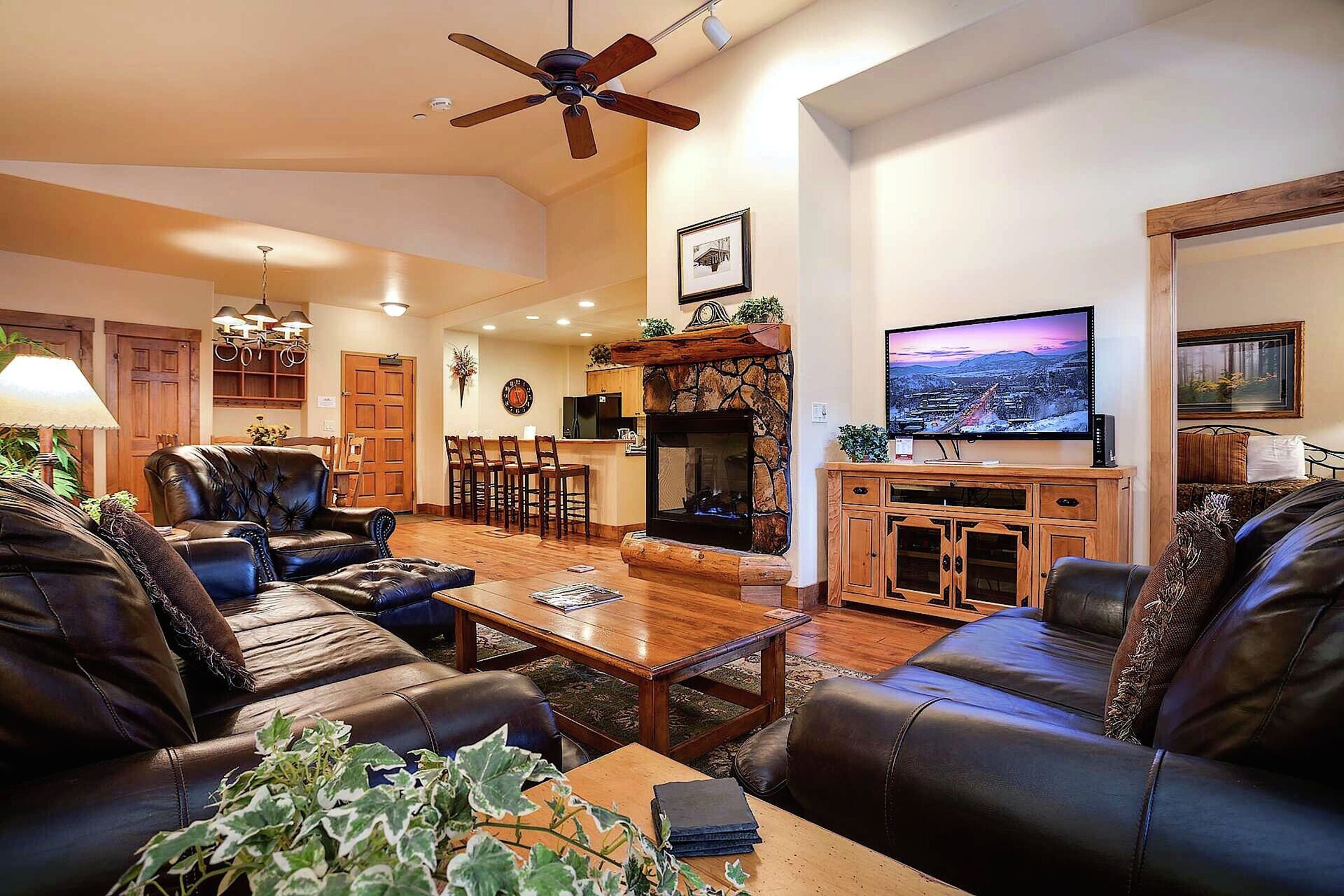 #2208 - Living Area