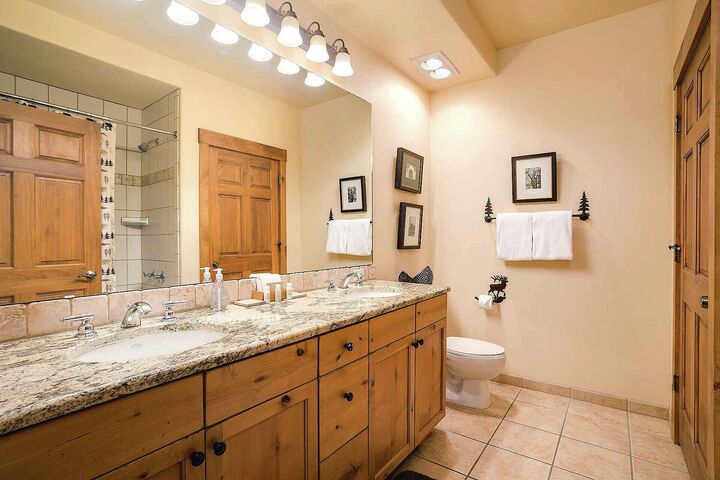 #2306 - Master Ensuite Bathroom