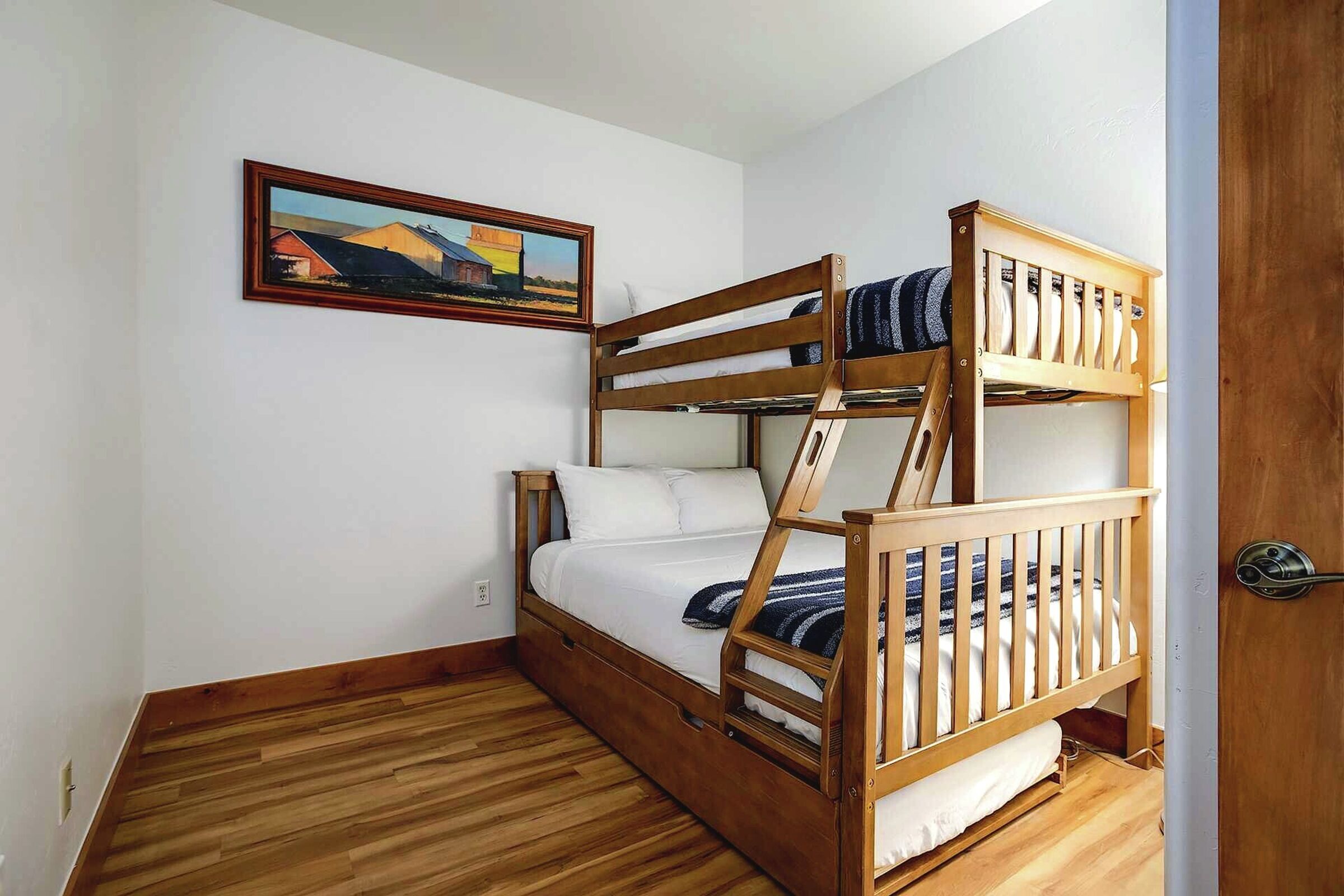 Den with Bunk Bed