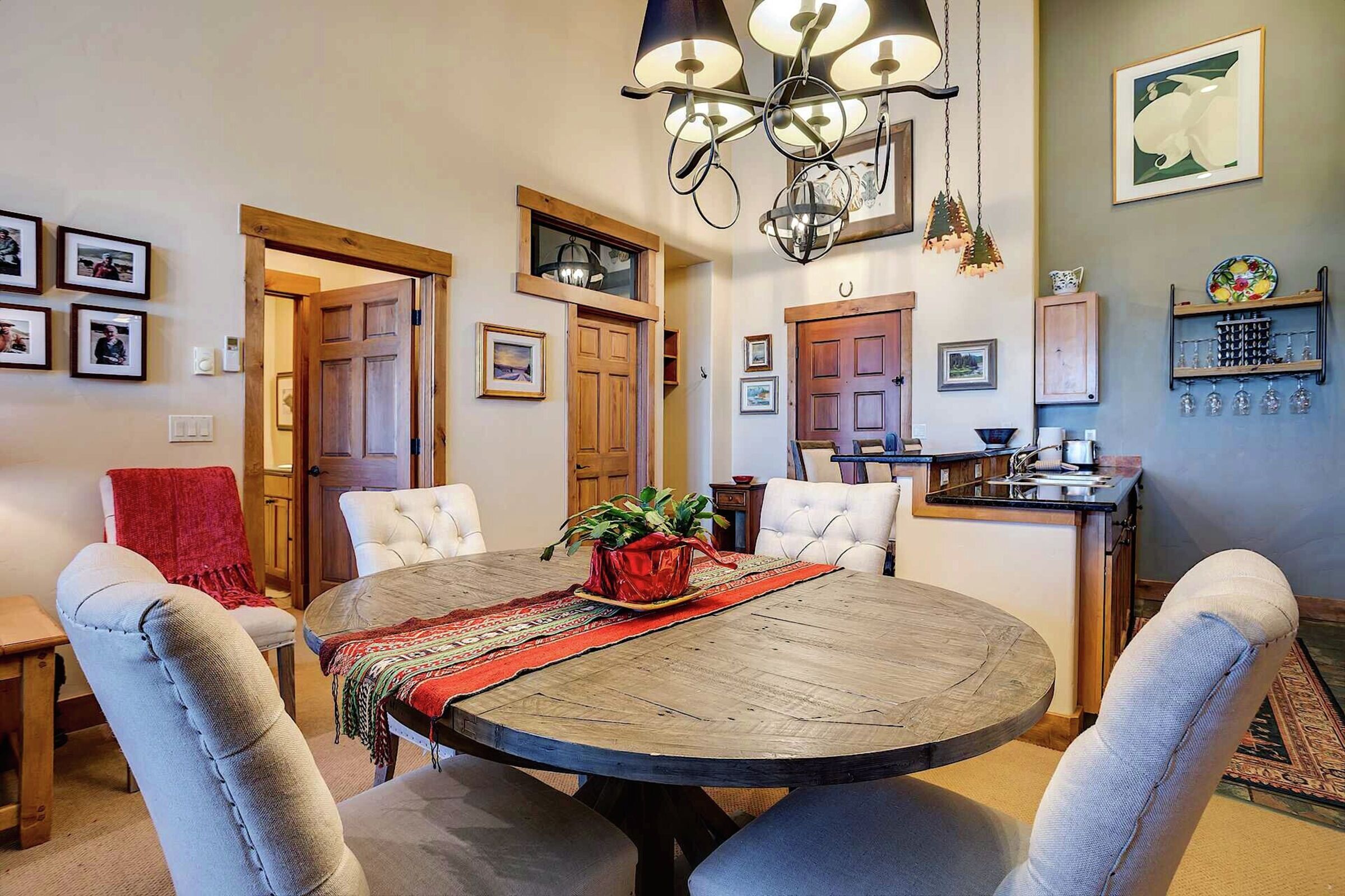 #3305 - Dining Area