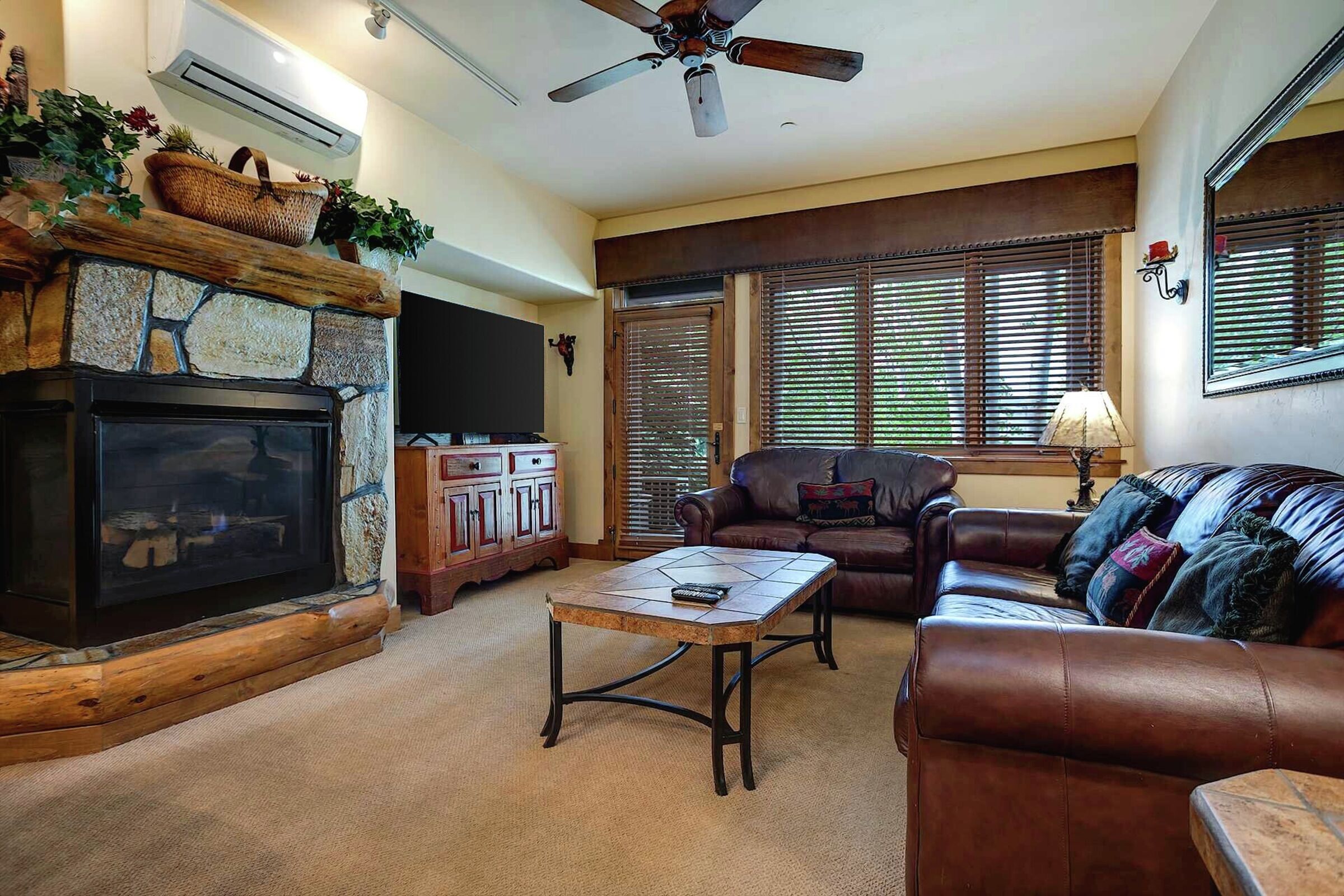 #3105 - Living Area