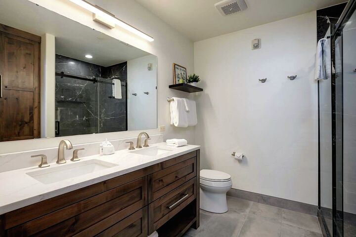 #3106 - Master Ensuite Bathroom