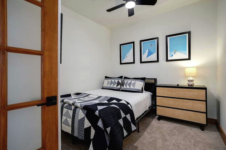 #3106 - Den with Bed